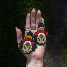 Load image into Gallery viewer, Kiiwookew Floral Earrings